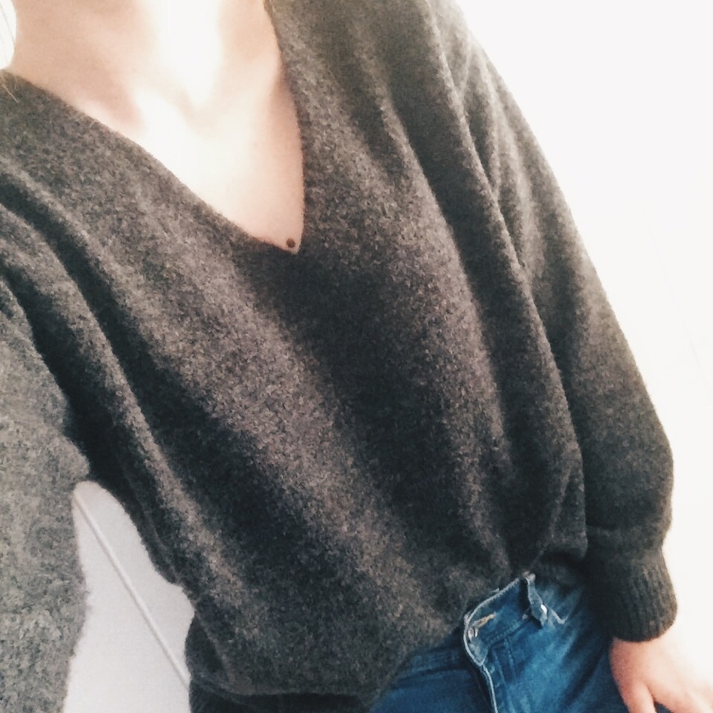 ♡ Fuzzy H&M V-Neck sweater! ♡